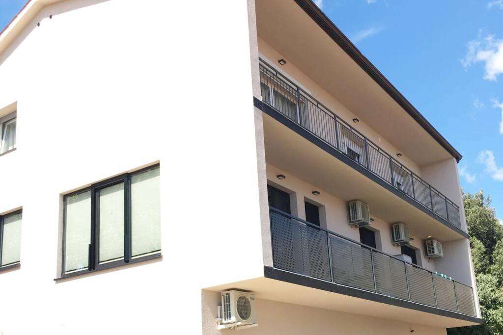 Apartman Noemi ราบัซ ภายนอก รูปภาพ